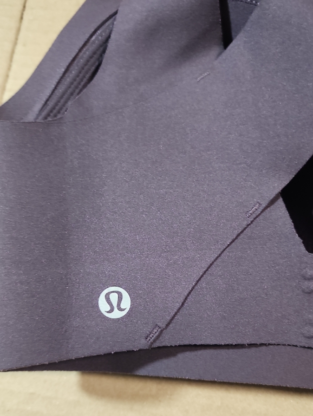 Lululemon Enlite Bra Black Currant, Size 32DD - Picture 5 of 8